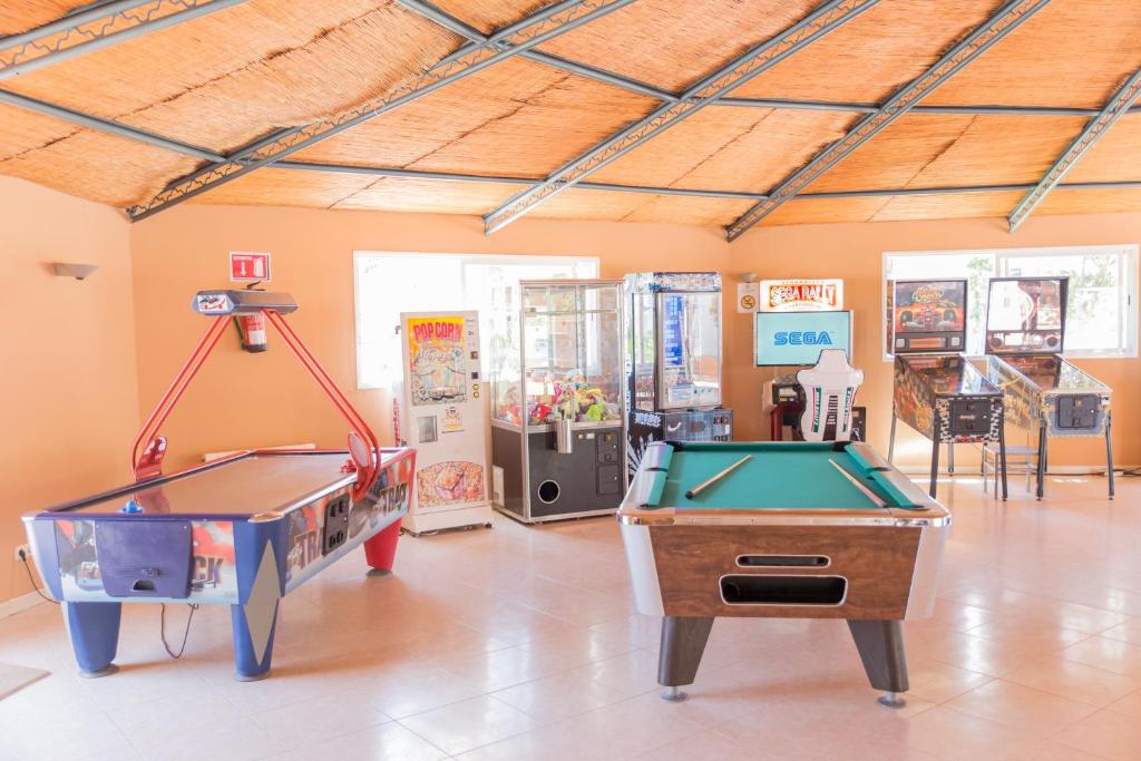 dal travel Hotel Club Es Talaial