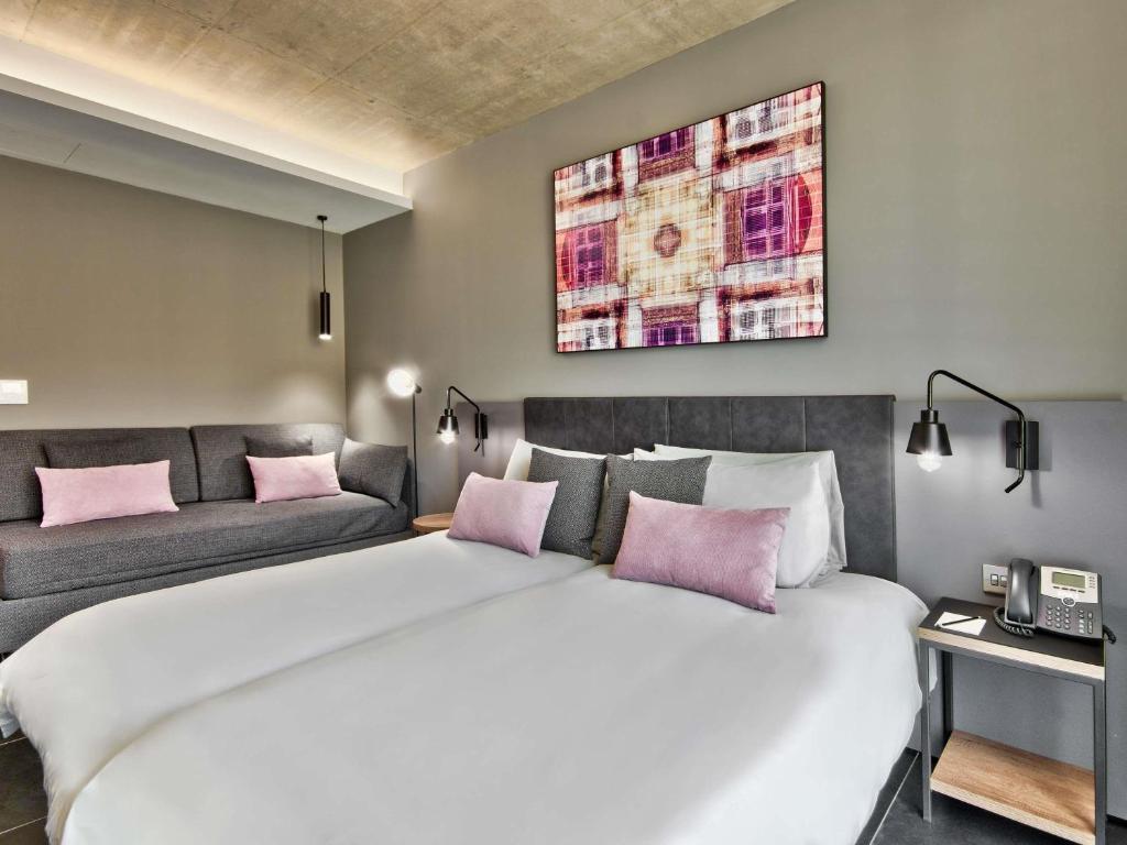 dal travel Hotel Number 11 St Julian's Malta - Handwritten Collection