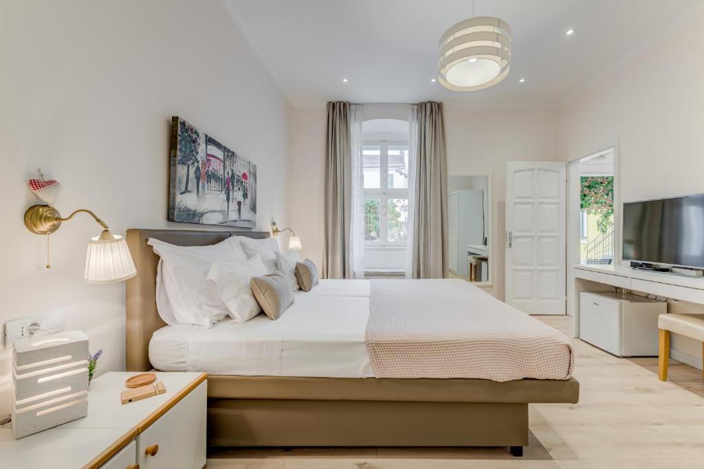 dal travel Hotel Victoria Luxury Rooms - Split Downtown