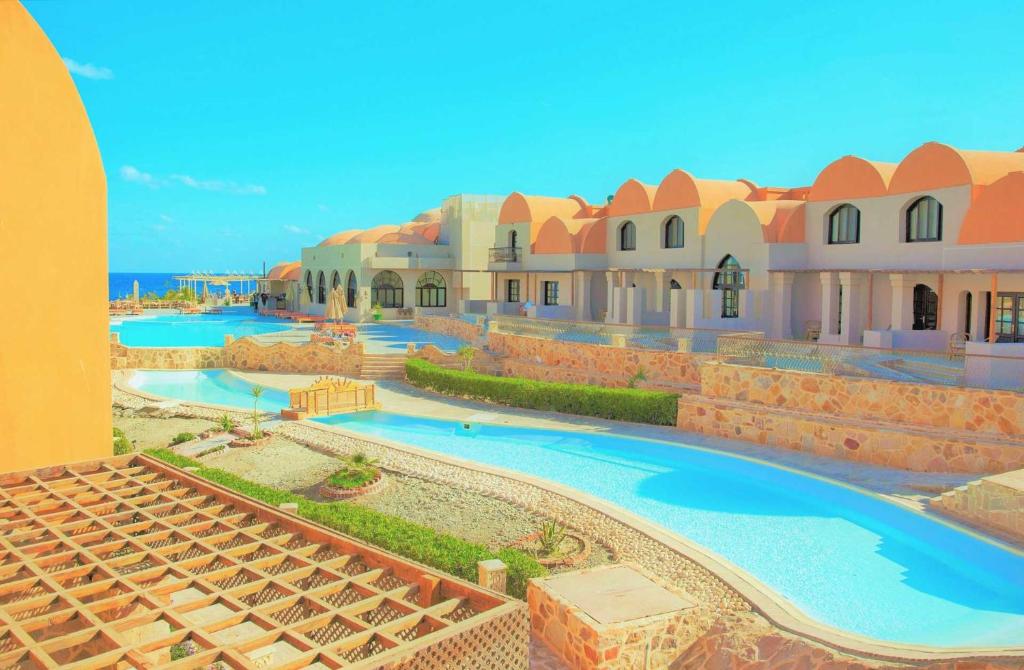 dal travel Rohanou Beach Resort