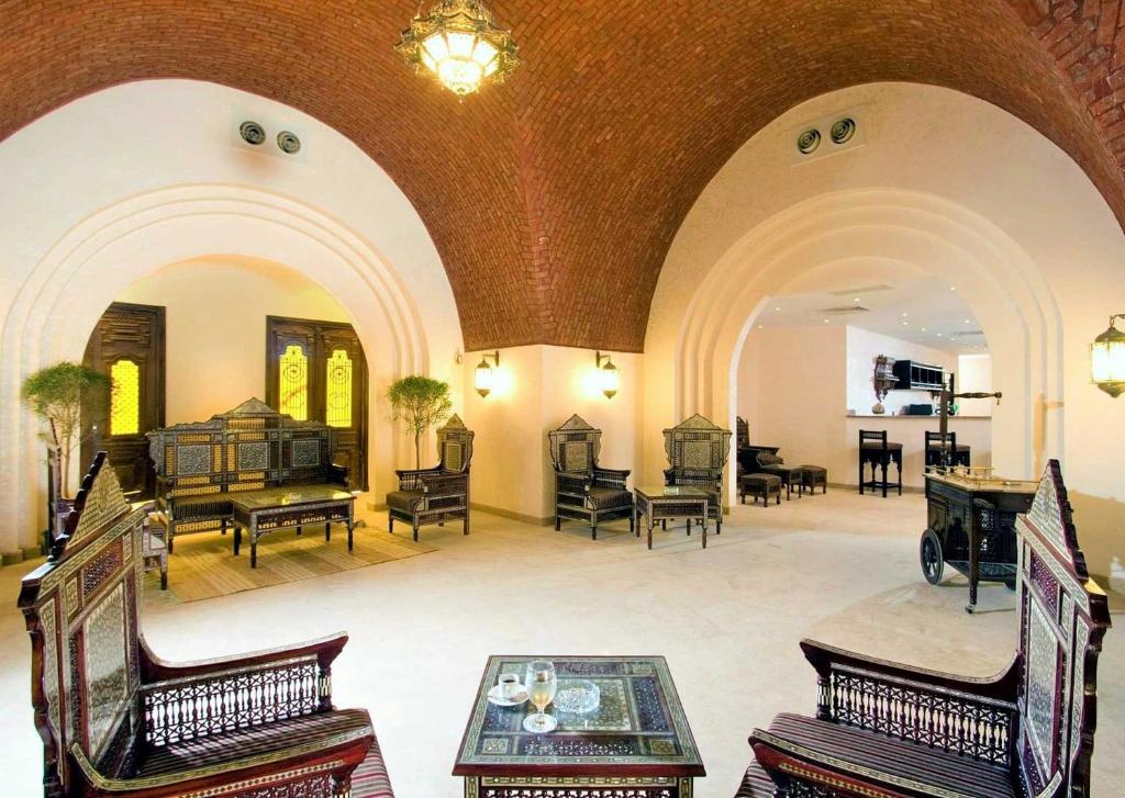 dal travel Rohanou Beach Resort