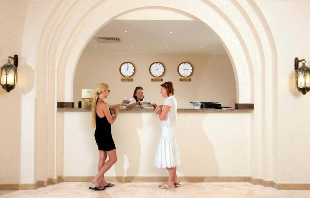 dal travel Rohanou Beach Resort