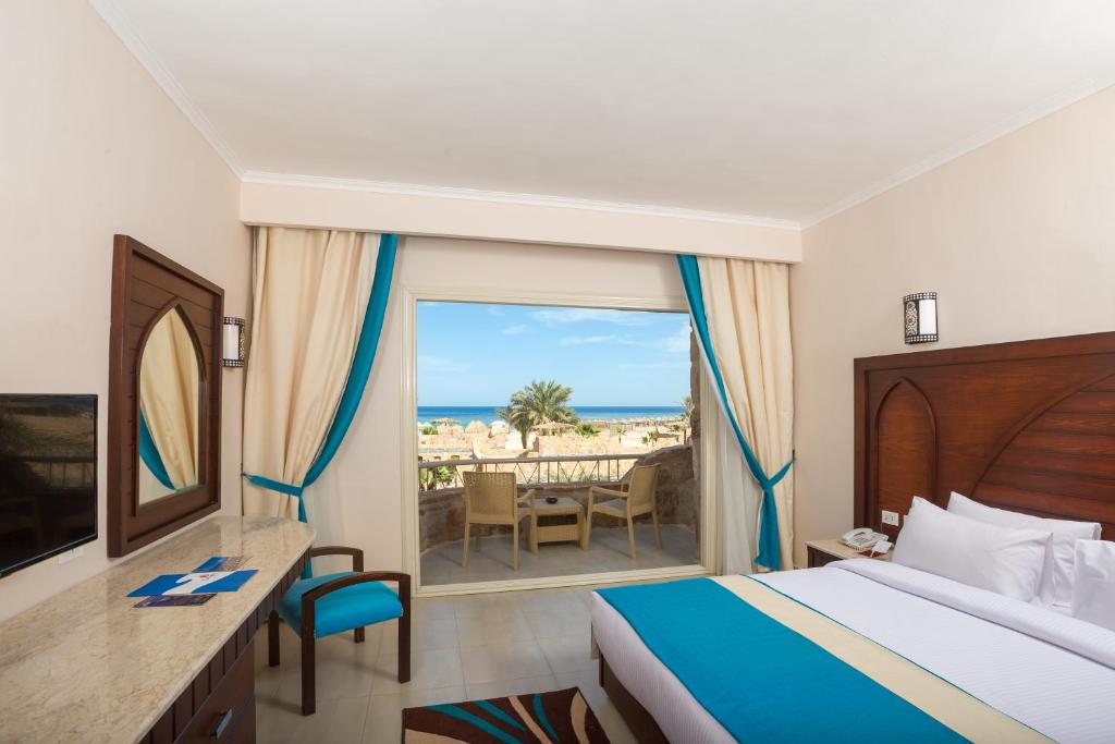 dal travel Utopia Beach Club Resort