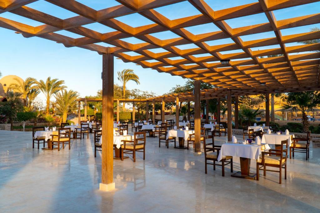 dal travel Utopia Beach Club Resort