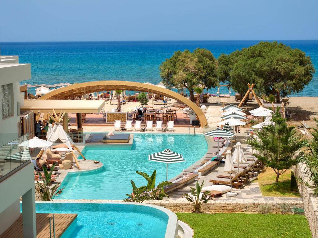 Hotel Enorme Teatro Beach