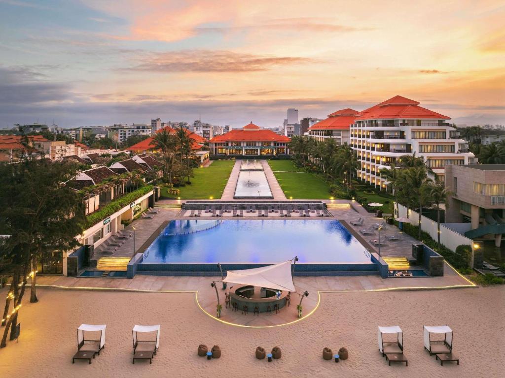 dal travel Pullman Danang Beach Resort