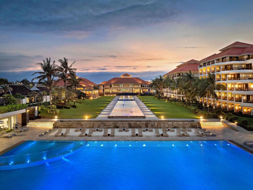 dal travel Pullman Danang Beach Resort