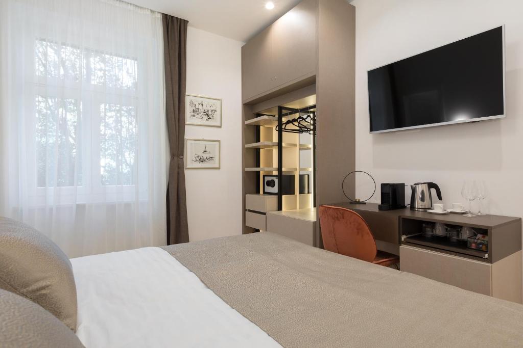 dal travel Hotel Green Park Luxury Rooms